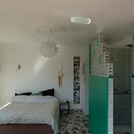Spacious And Wooded In A Quiet Place *